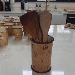 Montana Silversmiths Tan and Brown Utensil Holder